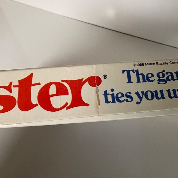 Twister Board Game 1987 MB Milton Bradley Ages 6+ 2-4 Players Classic Family Fun - Picture 10 of 10